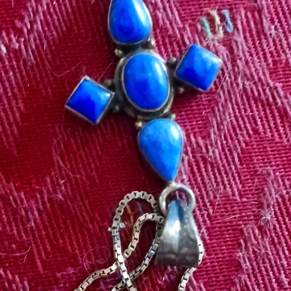 Vintage lapis lazuli silver necklace.